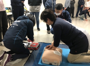 心肺蘇生+AED1(胸骨圧迫と人工呼吸+AED)