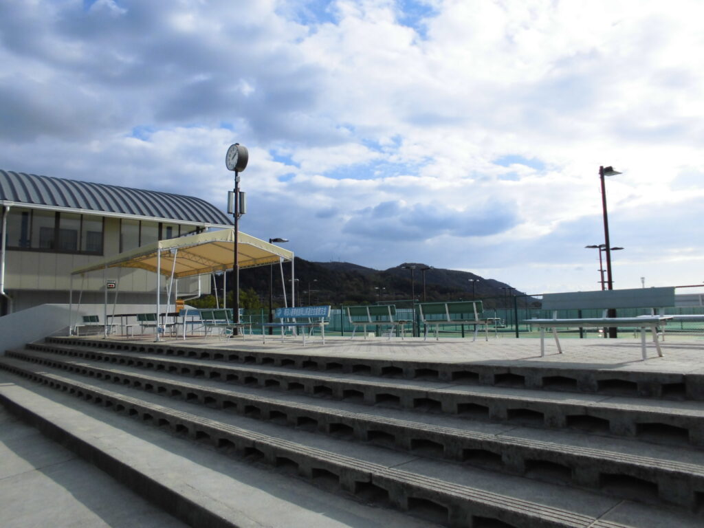 水島緑地福田公園テニスコート観覧席