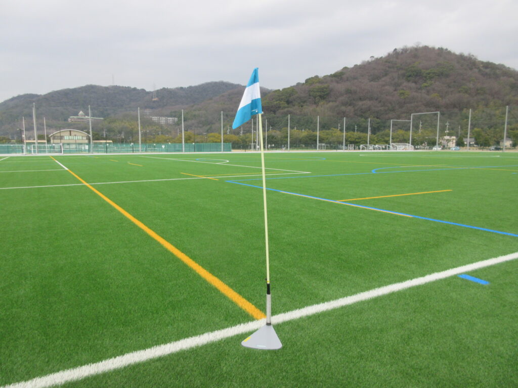 【ラグビー用コーナーフラッグ】置敷式のコーナーフラッグです。