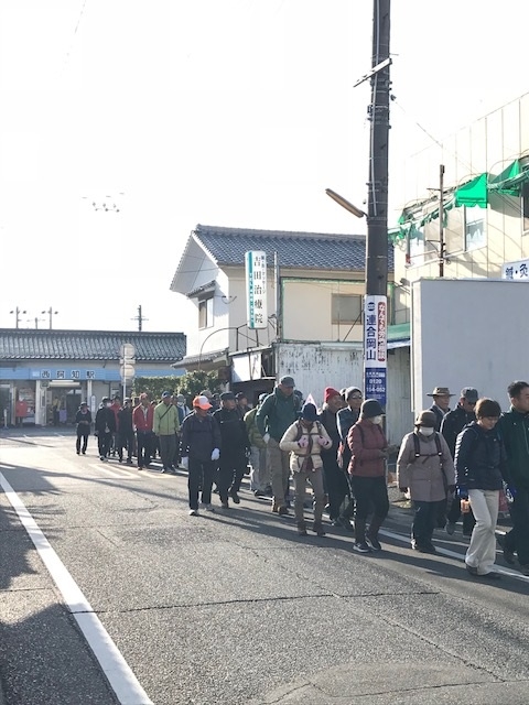 西阿知駅を出発