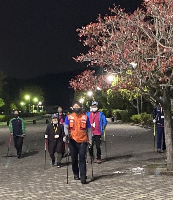 公園内を軽やかにウォーク