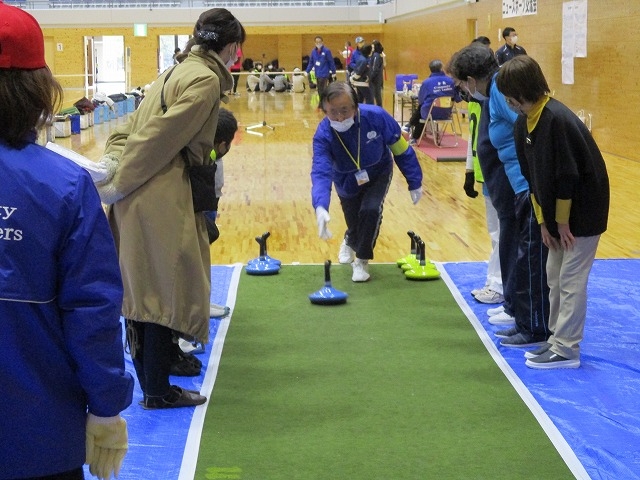 カーリングの陸上版という感じです