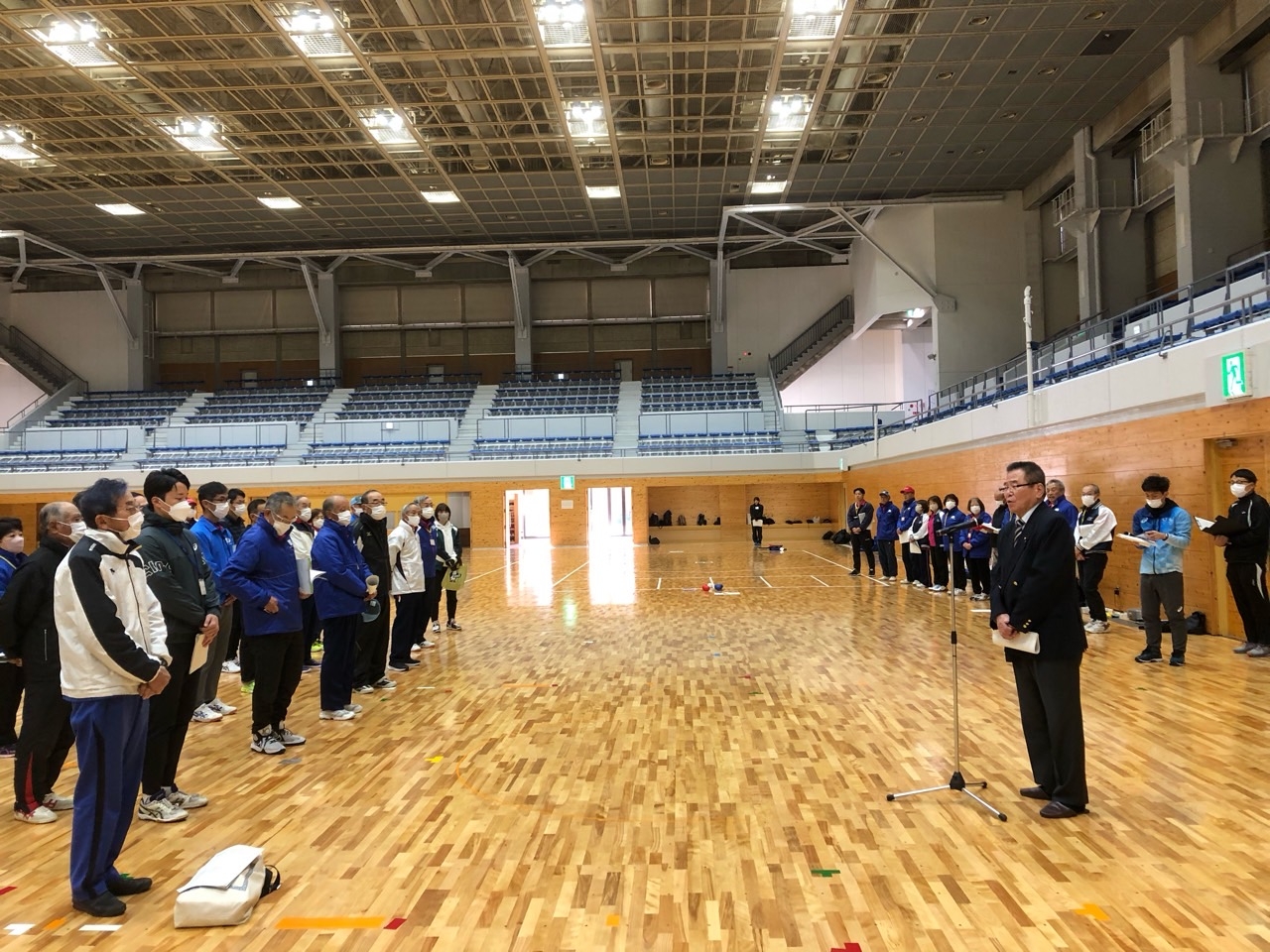 開会式の様子。会長の挨拶。