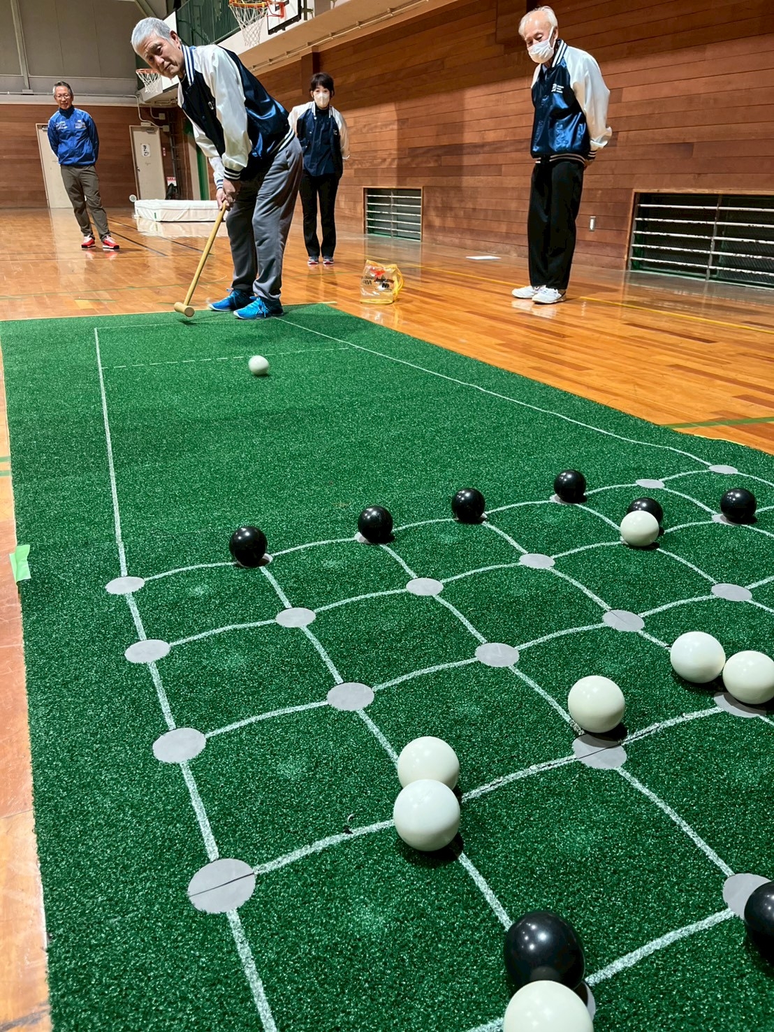 黒の4目を崩せ！