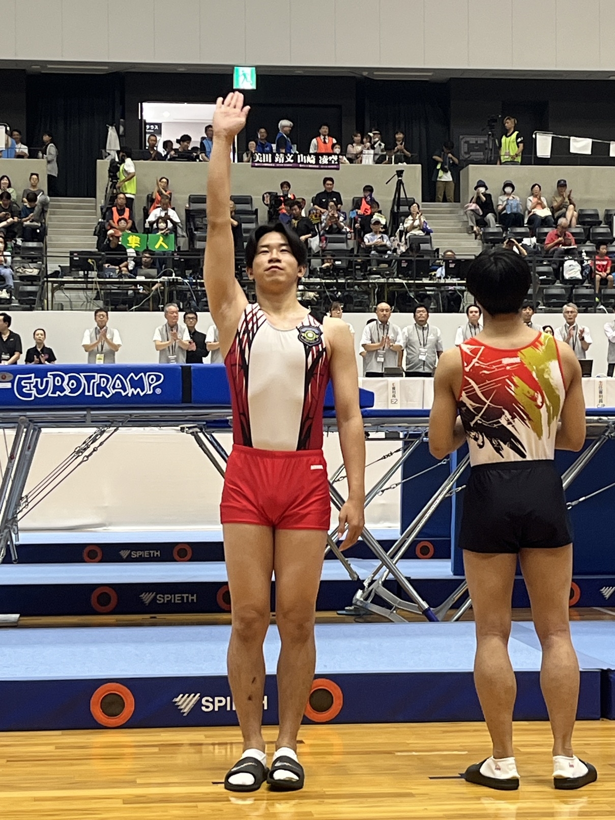 ファイナリストのみ選手紹介があります。