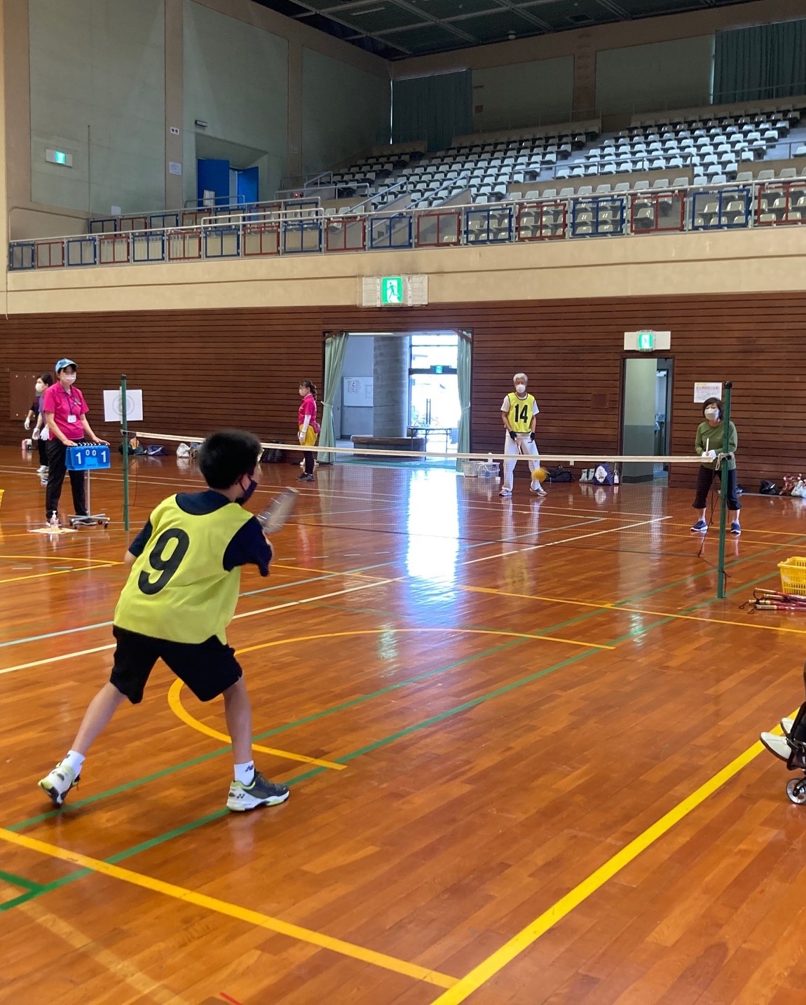 スポンジテニス　テニス経験者の小学生に大人はタジタジです(笑)