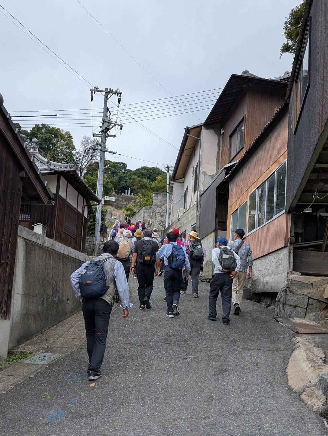 長い坂道が続きます