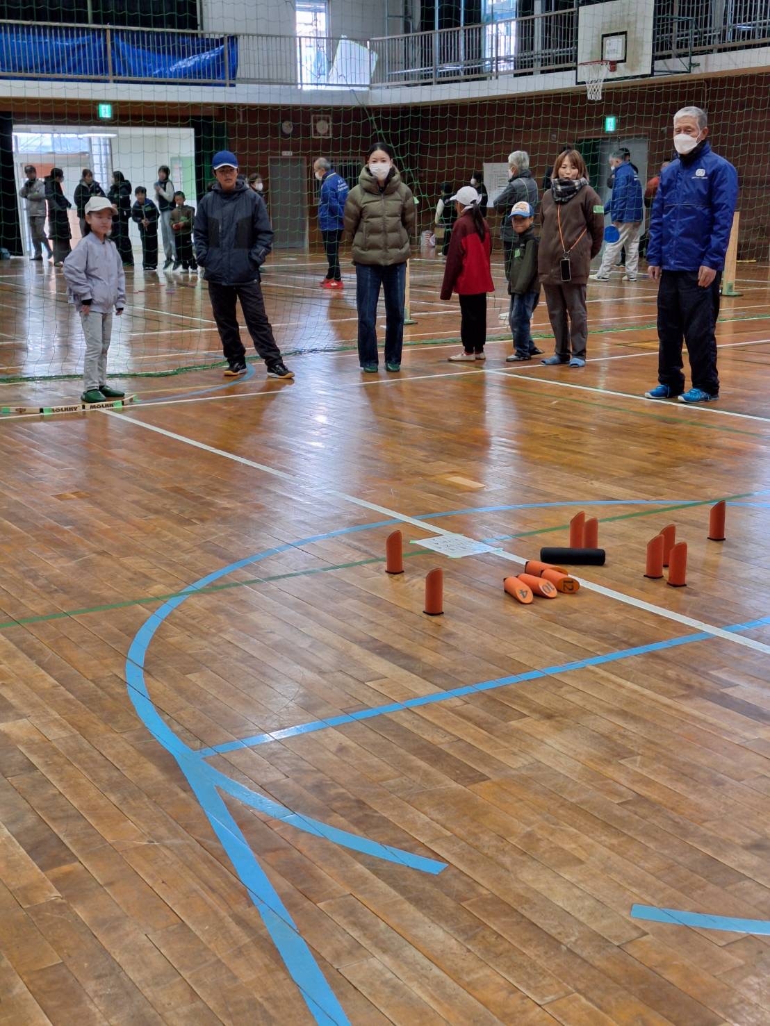 室内モルックを体験します