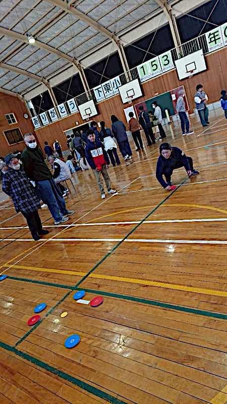 しっかり狙って投げてます！