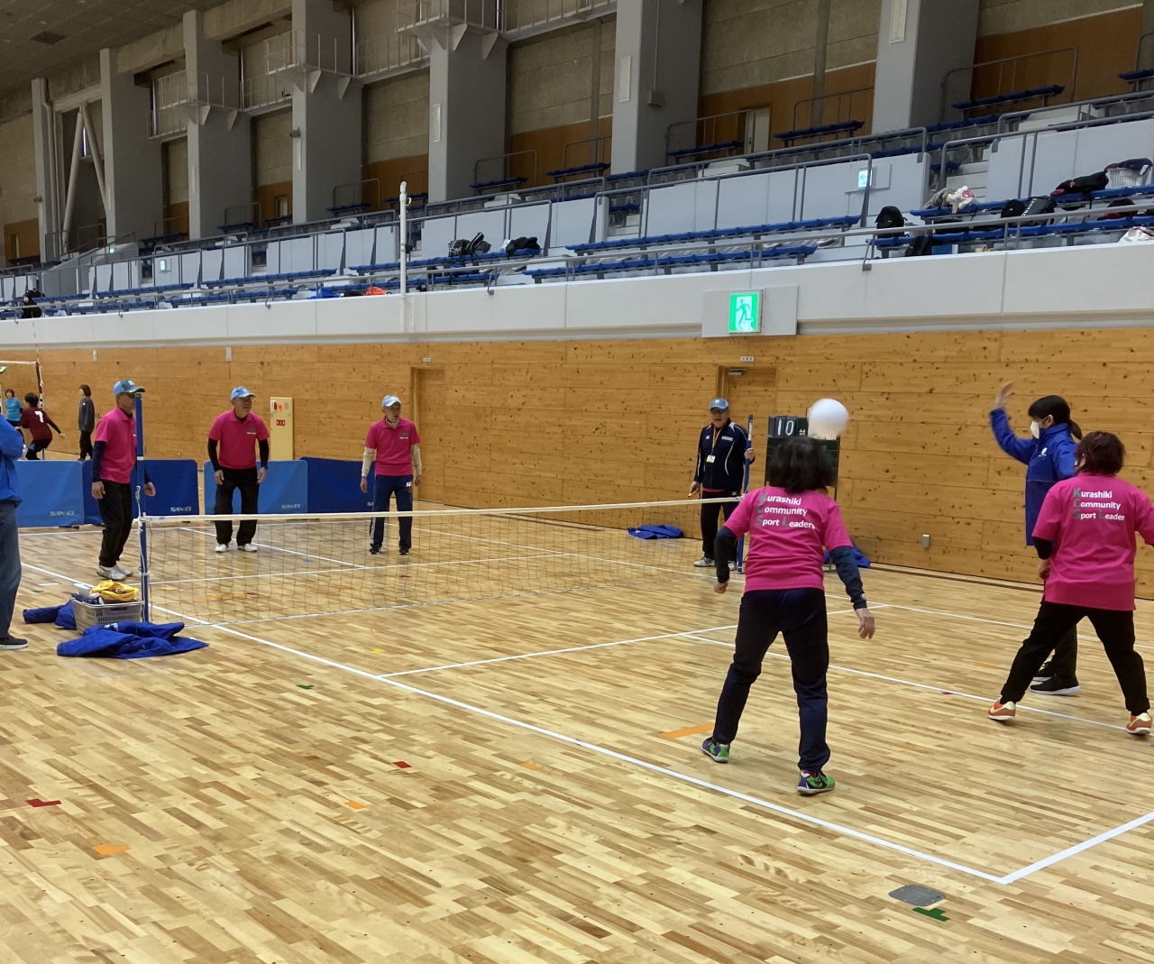 バウンスボール実演会、低いボールに反応出来ず苦戦