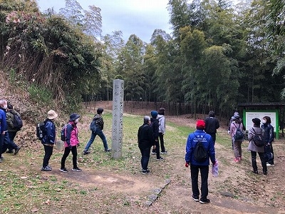 竹林の中にある「箭田大塚古墳」