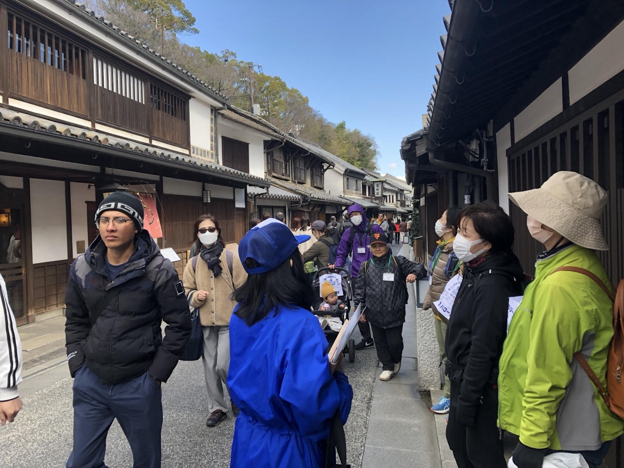 美観地区での観光案内風景