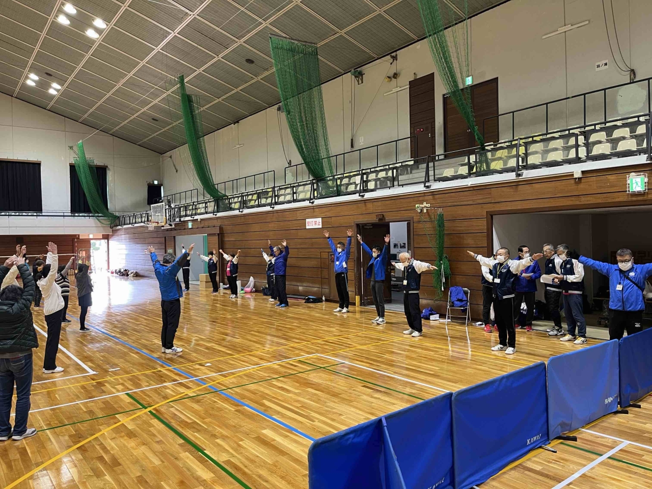 しっかりとラジオ体操第一を！