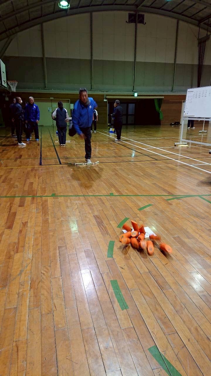 思い切り倒します