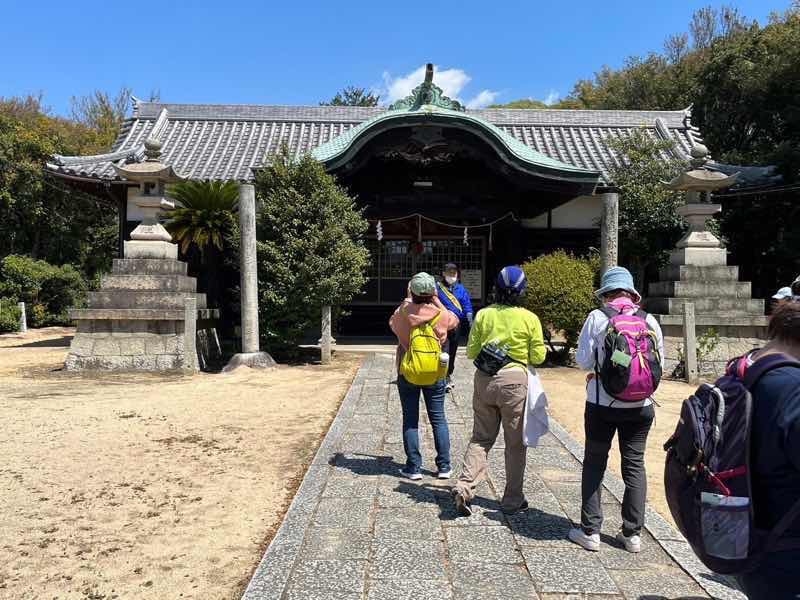 稗田八幡宮で小休止