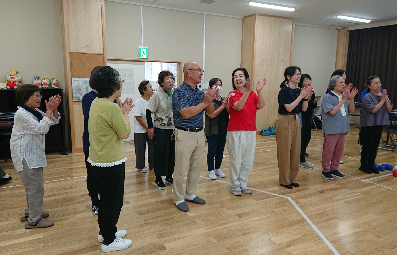 結果発表でお互いの成績を称えました