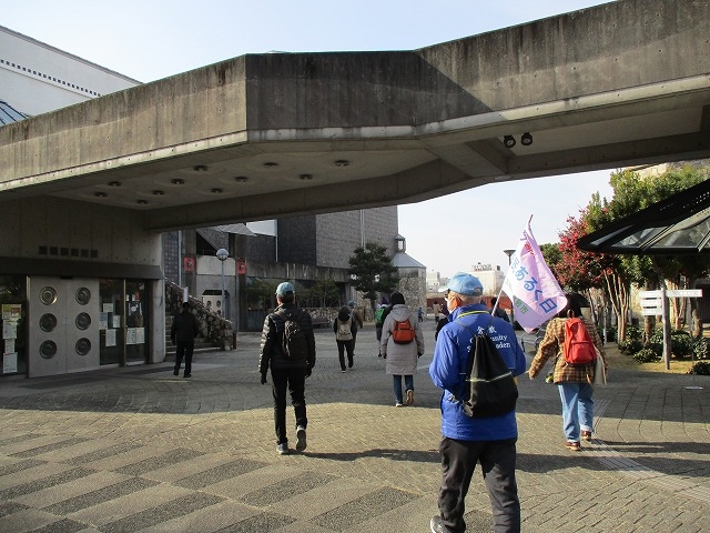 芸文館　