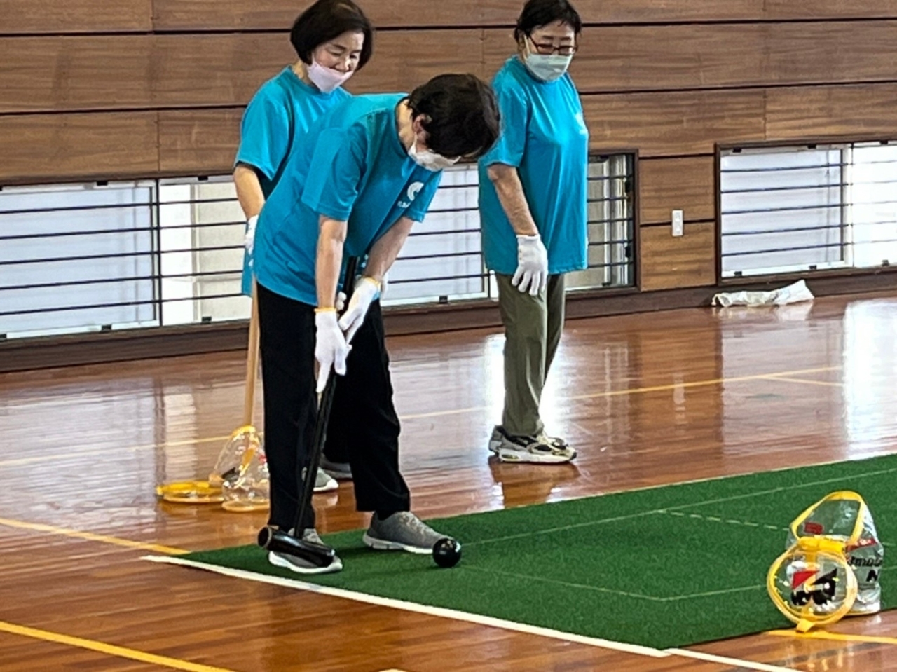 ボールに集中‼︎みなさん真剣です。